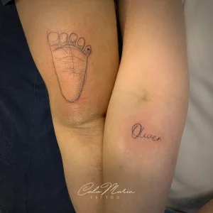 tattoo-pie-bebe-realista-linea-fina-madrid-sketch-huella