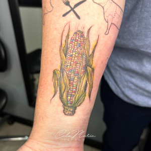 tatuaje-mazorca-maiz-acuarela-sketch-fineline-lineafina-color-tattoocolor-madrid-madridtattoo